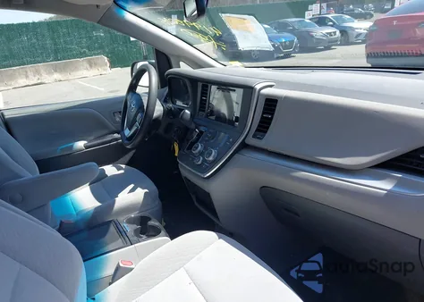 2015 Toyota Sienna Le 8 Passenger из США, поврежденный, VIN 5TDKK3DC1FS634254